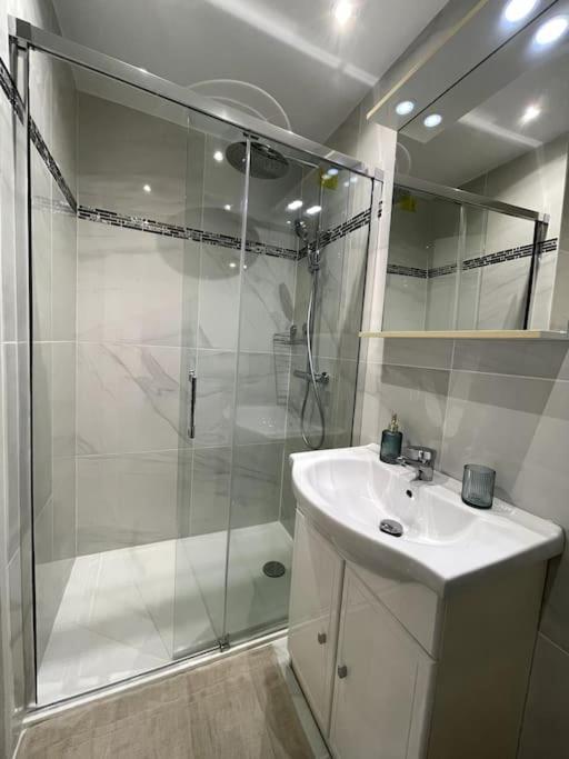 Appartement Cosy Et Moderne Proche De Disneyland 布西圣乔治 外观 照片