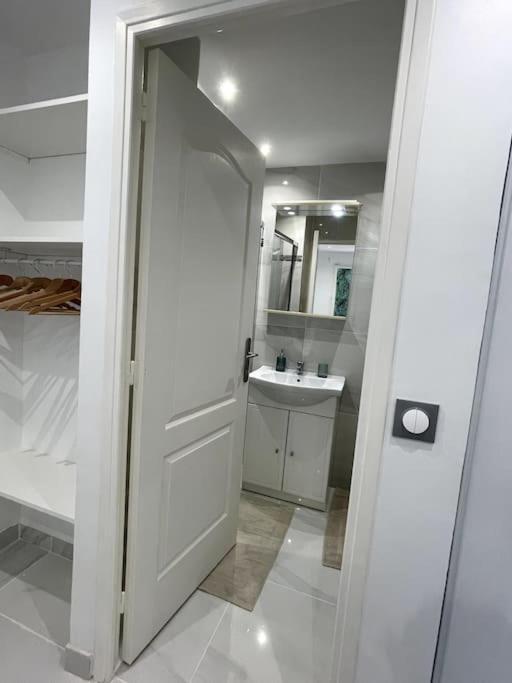 Appartement Cosy Et Moderne Proche De Disneyland 布西圣乔治 外观 照片